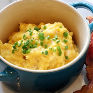 Gordon Ramsay scrambled eggs with crème fraîche and chives