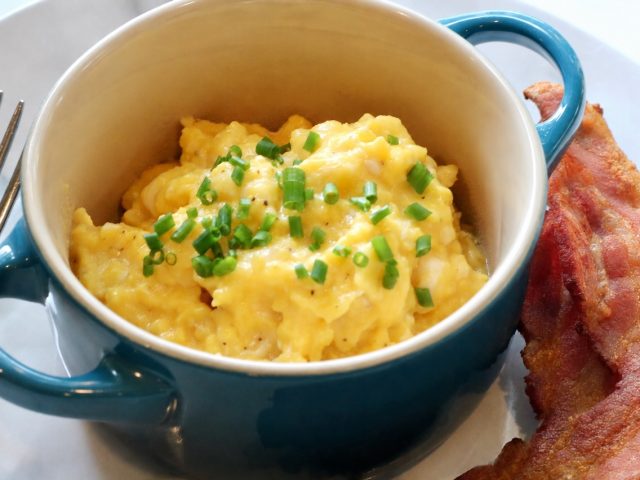 Gordon Ramsay scrambled eggs with crème fraîche and chives
