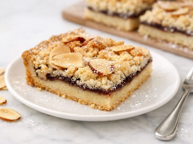 Raspberry crumble bars