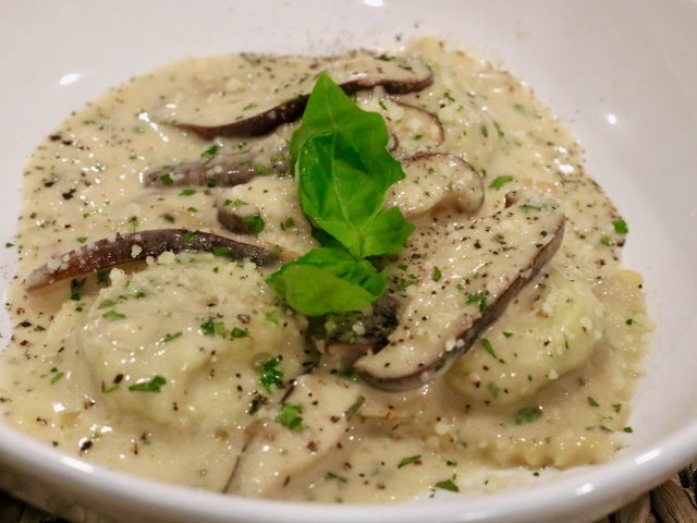 Ravioli with Mushroom Cream sauce Ravioli with Mushroom Cream sauce